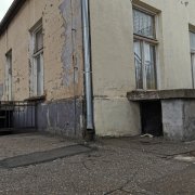 w cieniu linii kolejowej 22